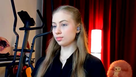 Ally    STREAMING ON TWITCH NOW Check my Twitter for updates online show from October 2025 01:22:01 AM