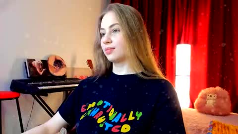 Ally    STREAMING ON TWITCH NOW Check my Twitter for updates online show from December 2025 08:05:01 PM