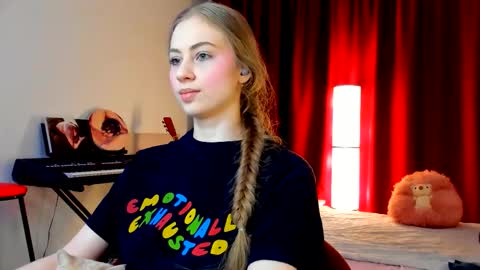 Ally    STREAMING ON TWITCH NOW Check my Twitter for updates online show from March 2026 05:40:01 PM