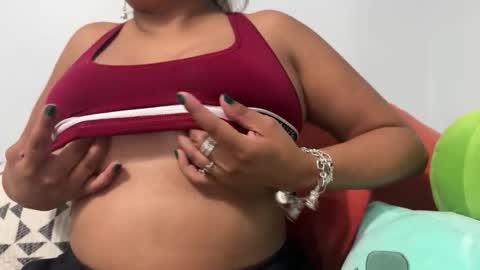 Snapshot of the_studying_milf chatting on November 2025 02:21:01 AM The Studying Milf online show from November 2025 02:21:01 AM