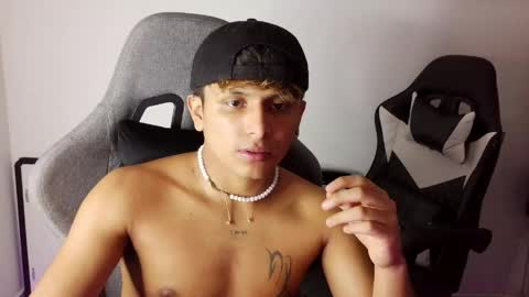 Snapshot of the_weed_guys chatting on May 2026 02:27:01 AM Danny online show from May 2026 02:27:01 AM