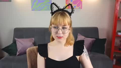 thea_quill online show from April 2026 03:42:02 PM