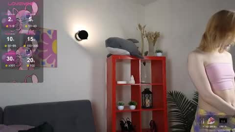 thea_quill online show from April 2026 02:54:01 PM