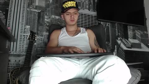 Miguel Angel online show from December 2024 04:30:02 AM