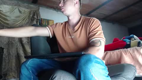 Miguel Angel online show from March 2025 04:01:01 AM