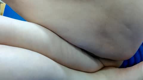 Snapshot of thebestpussyhairy chatting on January 2025 10:32:01 AM Karla online show from January 2025 10:32:01 AM