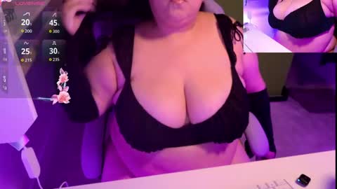 TheBouncingBetty online show from April 2026 06:43:01 PM