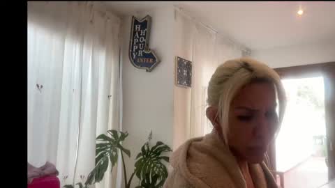 Snapshot of thecontcobracock24cm chatting on January 2025 10:25:02 AM thecontcobracock24cm online show from January 2025 10:25:02 AM