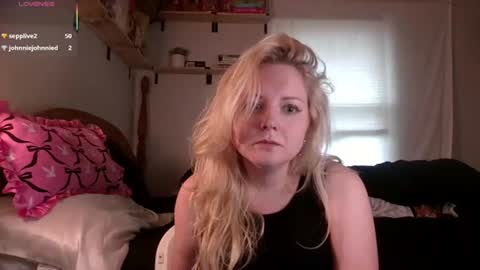 Snapshot of thedancingalien chatting on July 2026 08:00:01 PM Kassandra Grant online show from July 2026 08:00:01 PM