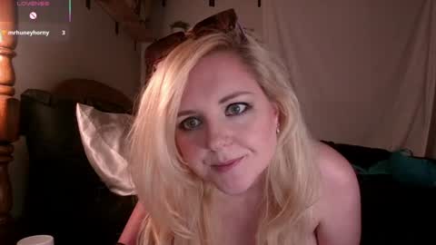 Snapshot of thedancingalien chatting on July 2026 05:23:01 AM Kassandra Grant online show from July 2026 05:23:01 AM
