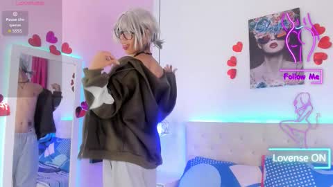 Snapshot of thedoll_ethan chatting on October 2025 07:58:02 PM ethan online show from October 2025 07:58:02 PM