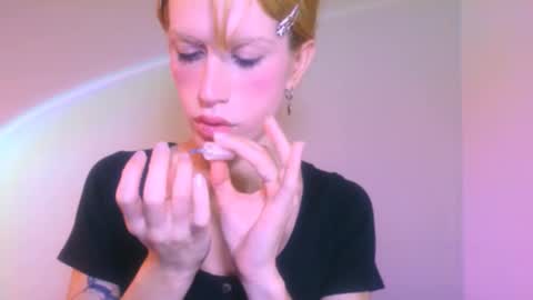 Yolanda online show from November 2025 03:44:02 PM