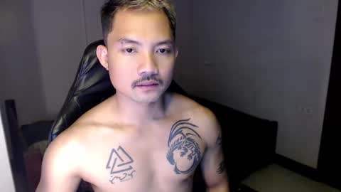 Snapshot of thefriskyasian chatting on January 2025 08:48:01 PM Jaycee online show from January 2025 08:48:01 PM