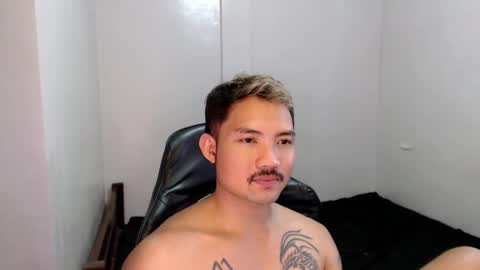 Snapshot of thefriskyasian chatting on February 2025 11:42:01 PM Jaycee online show from February 2025 11:42:01 PM