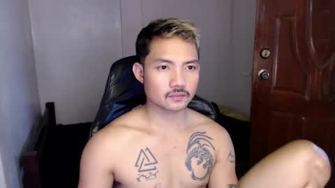 Snapshot of thefriskyasian chatting on February 2025 12:32:01 AM Jaycee online show from February 2025 12:32:01 AM