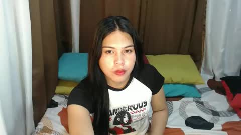 Elle  dont forget to folloW me and thumbs up online show from February 2026 07:05:02 AM