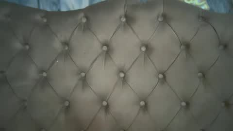 Elle  dont forget to folloW me and thumbs up online show from April 2026 01:48:02 PM