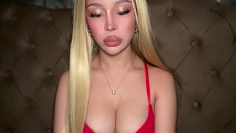 Elle  dont forget to folloW me and thumbs up online show from April 2026 04:49:02 AM