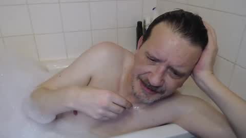 Green online show from January 2026 08:45:01 PM