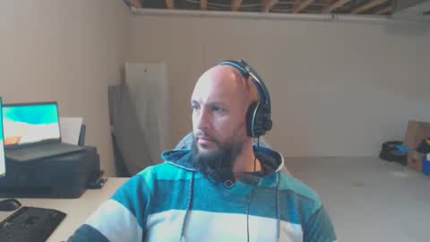 thehawaiian93 online show from April 2026 06:57:02 PM