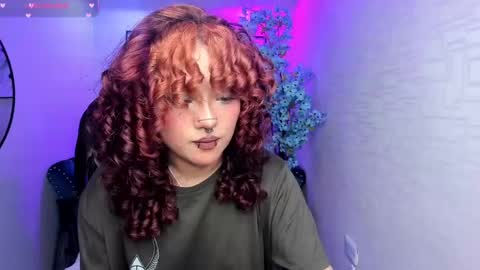 Snapshot of theia_moon_ chatting on November 2025 02:05:01 PM Theia online show from November 2025 02:05:01 PM