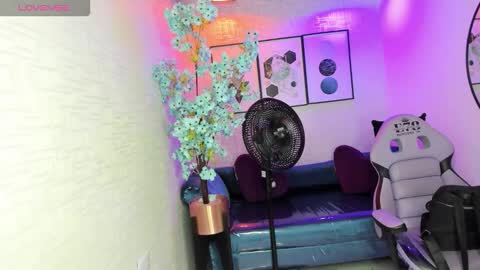 Theia  online show from December 2025 12:22:01 PM