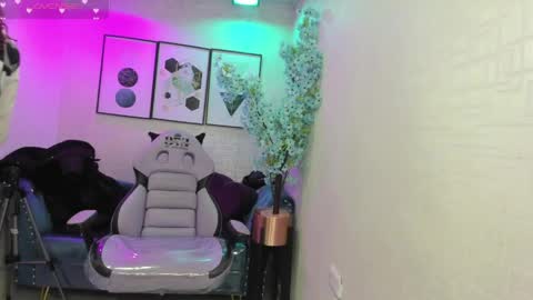 Theia  online show from April 2026 12:39:01 PM