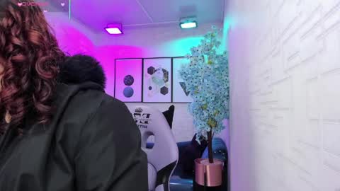 Theia  online show from April 2026 12:55:01 PM