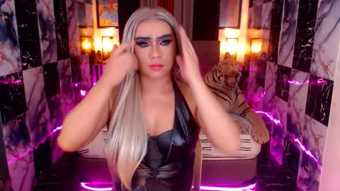 Paula online show from November 2025 12:14:02 AM