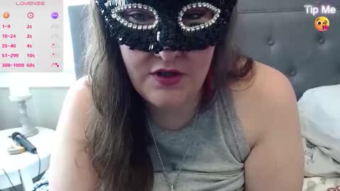 Snapshot of thelipsdown chatting on May 2026 01:19:01 PM Lacey online show from May 2026 01:19:01 PM