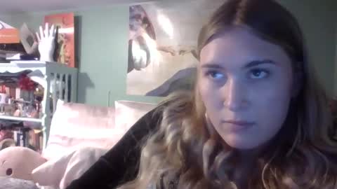 Little Bambii online show from November 2025 09:43:02 PM