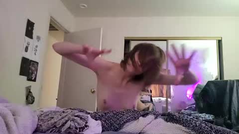 Snapshot of thelovecreep chatting on December 2024 09:04:01 PM lovecreep online show from December 2024 09:04:01 PM