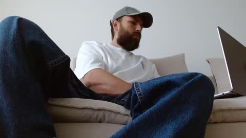 TheMonarchGoat online show from October 2025 06:42:02 AM