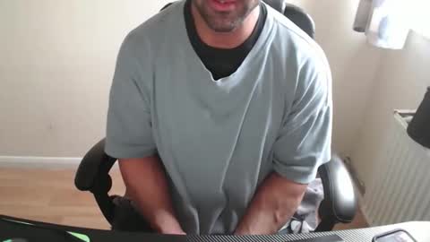 Snapshot of themusclefactory chatting on October 2025 01:31:01 PM TheMuscleFactory online show from October 2025 01:31:01 PM