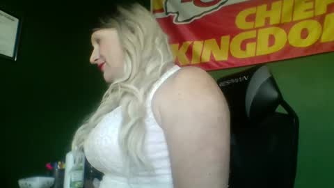 Nikki CD online show from February 2025 02:42:01 PM