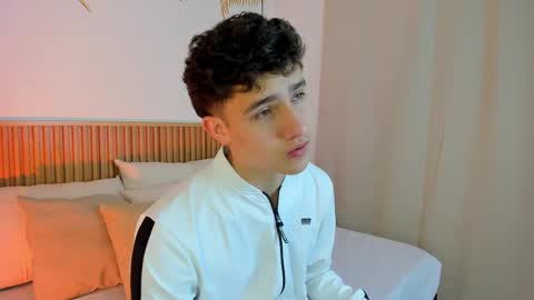  THEO- MATEO  online show from December 2024 11:18:02 AM