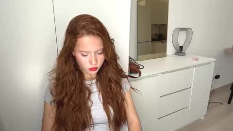 Mia online show from September 2025 05:20:02 AM