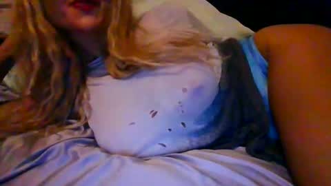Snapshot of thepeachprincess chatting on December 2024 09:29:02 PM the peach princess online show from December 2024 09:29:02 PM