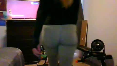 Snapshot of thepeachprincess chatting on January 2025 07:59:02 PM the peach princess online show from January 2025 07:59:02 PM