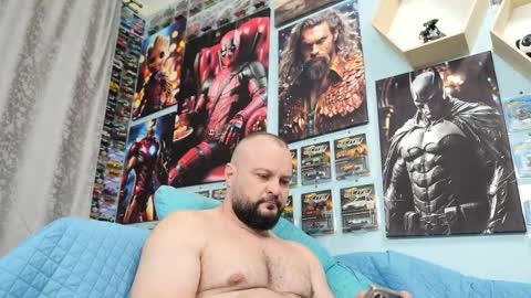 Snapshot of thephenomone chatting on November 2025 08:03:02 AM Chris online show from November 2025 08:03:02 AM