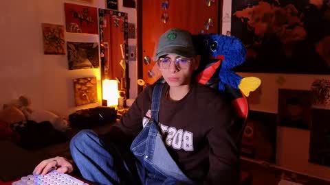 Matt independent model  online show from April 2026 08:31:01 PM