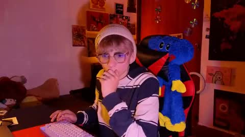 Matt independent model  online show from April 2026 07:58:02 PM