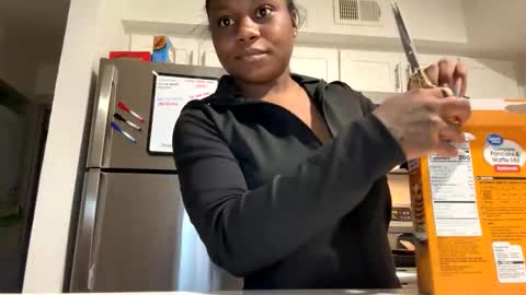 Snapshot of thequeen_777 chatting on October 2025 12:30:02 PM thequeen_777 online show from October 2025 12:30:02 PM