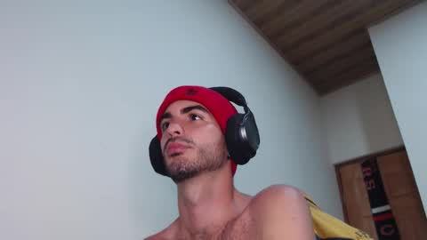 Santiago Enrique online show from February 2026 06:13:01 AM