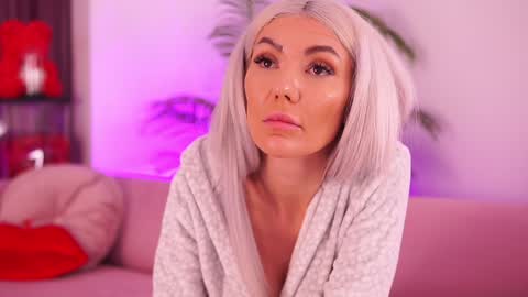 Snapshot of therealfallingangel chatting on December 2024 09:09:02 PM Deea online show from December 2024 09:09:02 PM