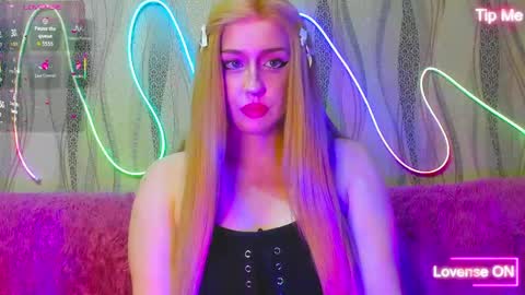 Snapshot of therosesweet chatting on June 2026 07:38:02 PM Rose online show from June 2026 07:38:02 PM
