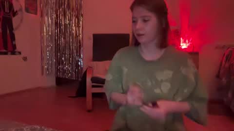 LISA                                            online show from December 2024 09:06:02 PM