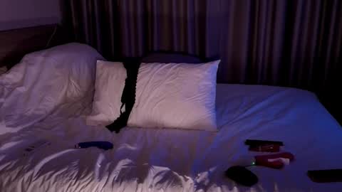 Anya online show from November 2025 02:27:02 PM