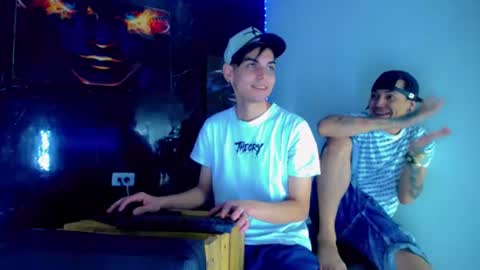 Snapshot of theshamefulboys chatting on June 2026 09:32:02 PM David y Daniel online show from June 2026 09:32:02 PM