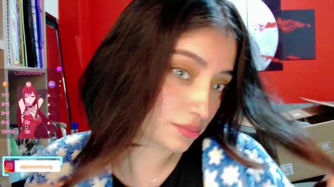 Snapshot of thesweethari chatting on January 2025 05:47:02 AM I dont do real meetings My bio online show from January 2025 05:47:02 AM